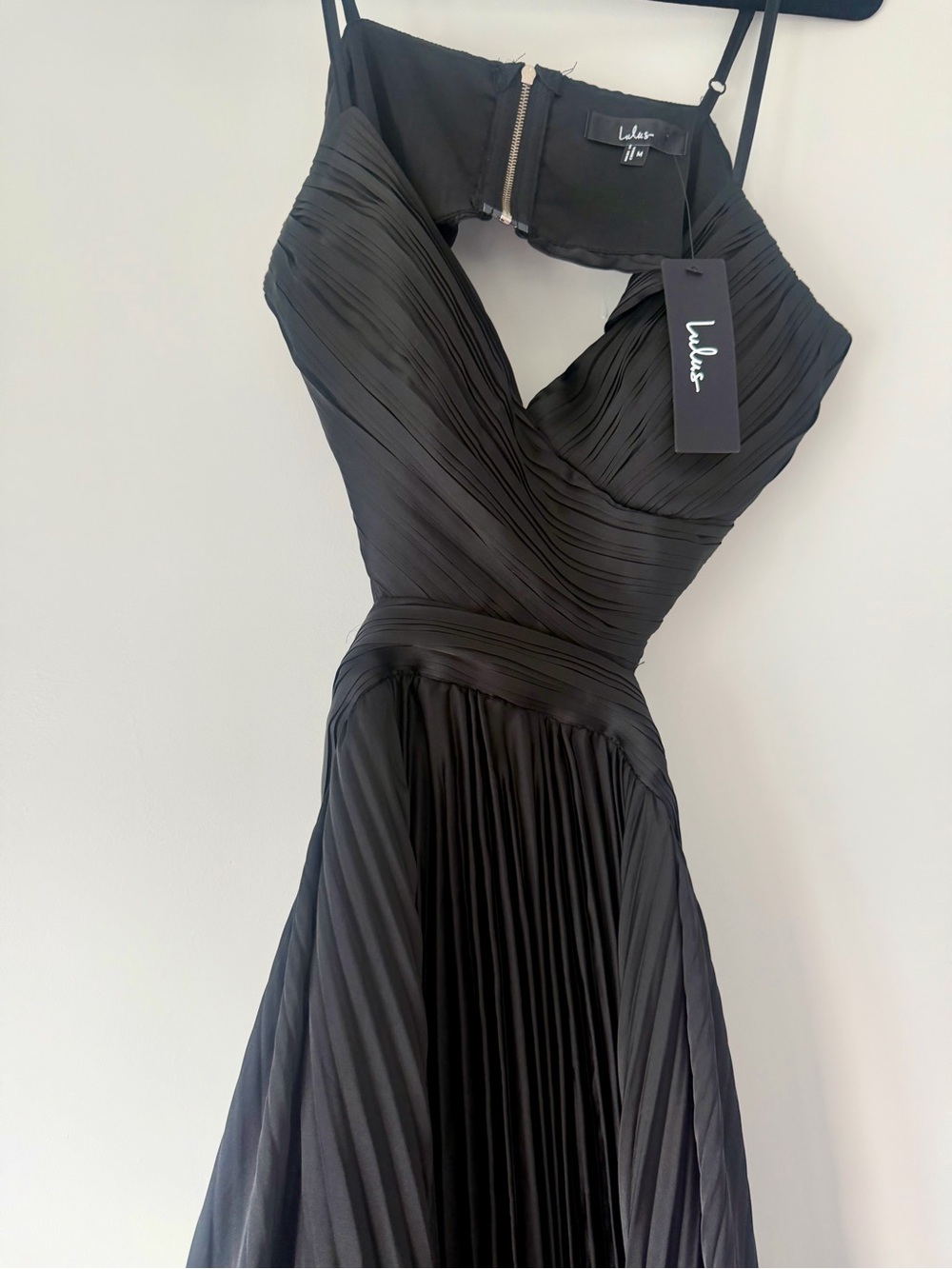 Lulu's Black One-Shoulder Pleated Evening Dress